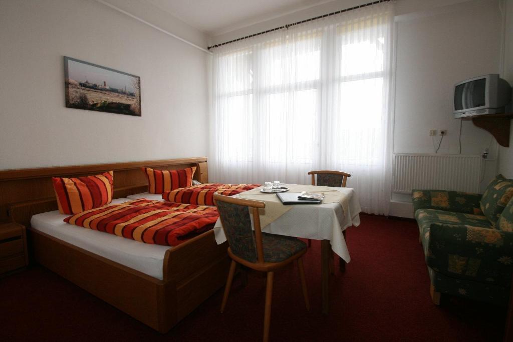 Hotel Rummeni Borkum Buitenkant foto